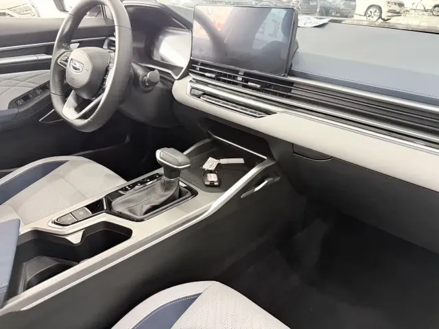 Geely Emgrand — Фото автомобиля 8
