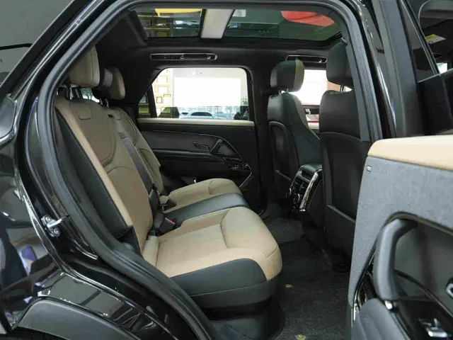 Land Rover Range Rover Sport — Фото автомобиля 13
