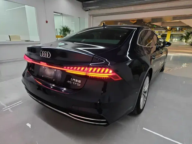 Audi A7L — Фото автомобиля 22