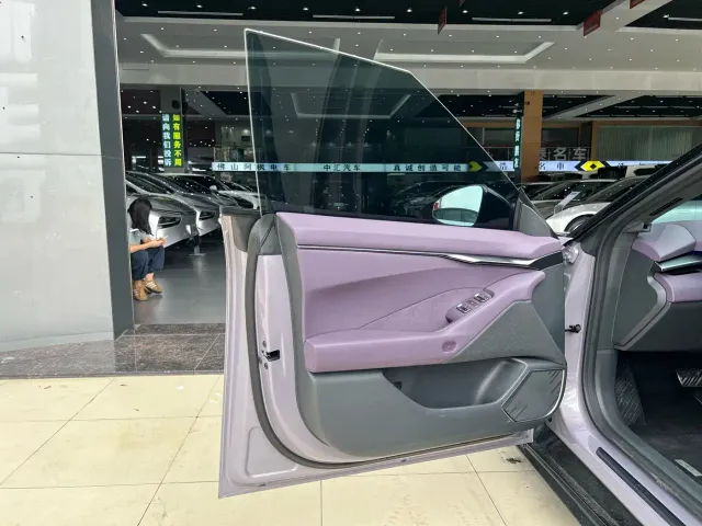 Xpeng P7 — Фото автомобиля 21
