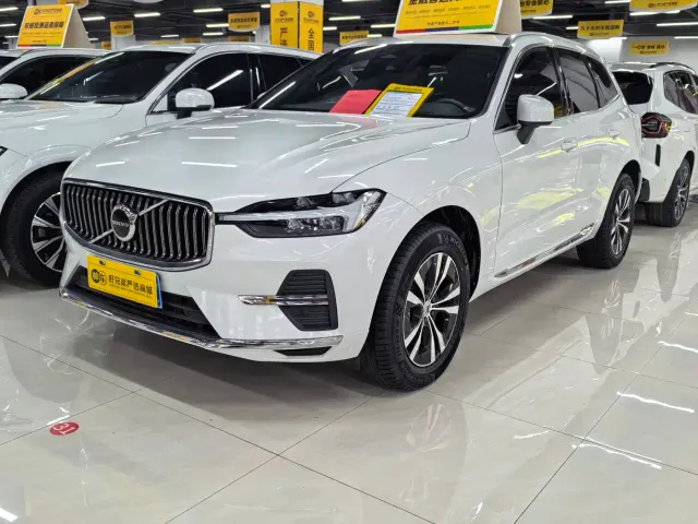 Volvo XC60 — Фото автомобиля 2