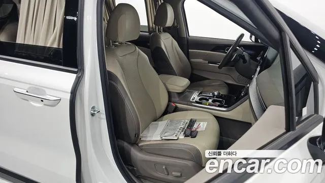 Kia Carnival Generation 4 — Фото автомобиля 16