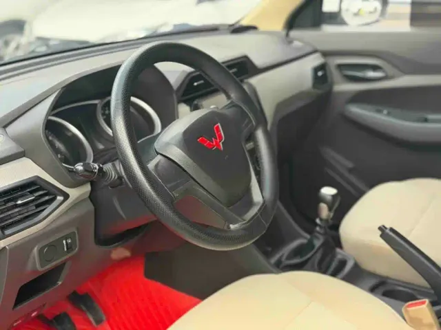 Wuling Hongguang — Фото автомобиля 13