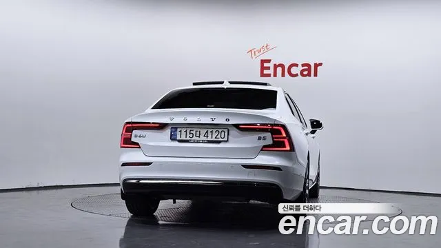 Вольво S60 S60 третьего поколения B5 Ultimate Bright — Фото автомобиля 4