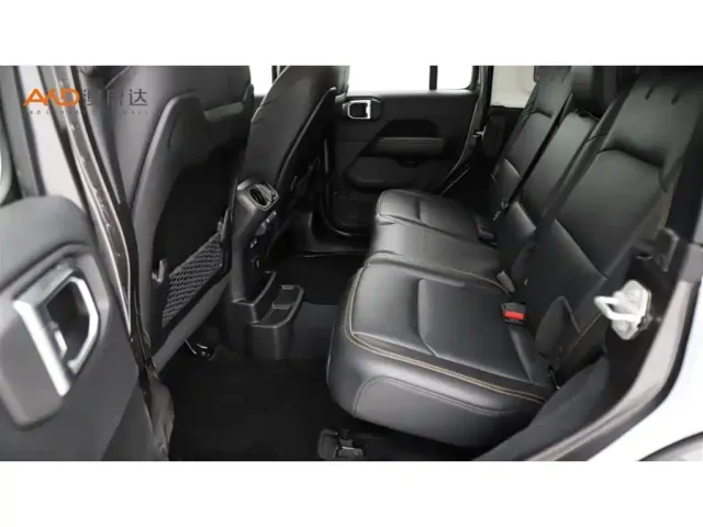 Jeep Wrangler — Фото автомобиля 7