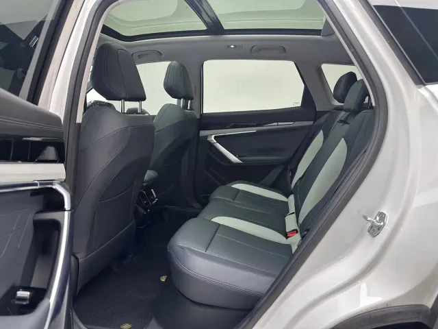Geely Boyue L — Фото автомобиля 5