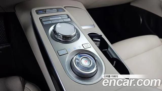 Genesis GV70 — Фото автомобиля 12