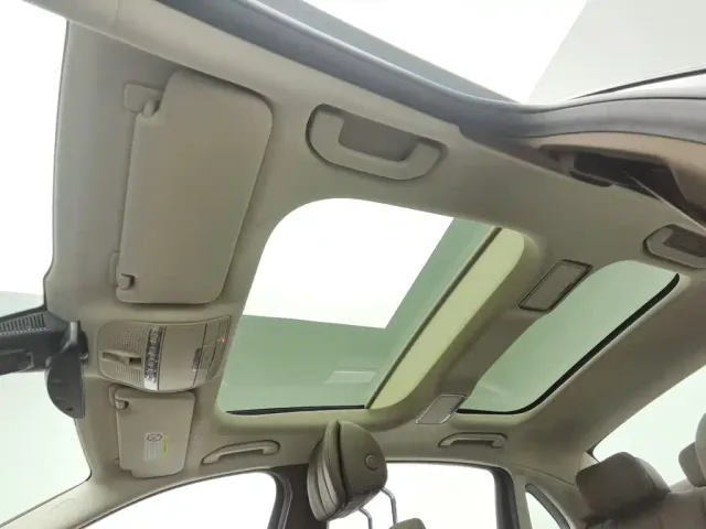Mercedes-Benz E-Class — Фото автомобиля 14
