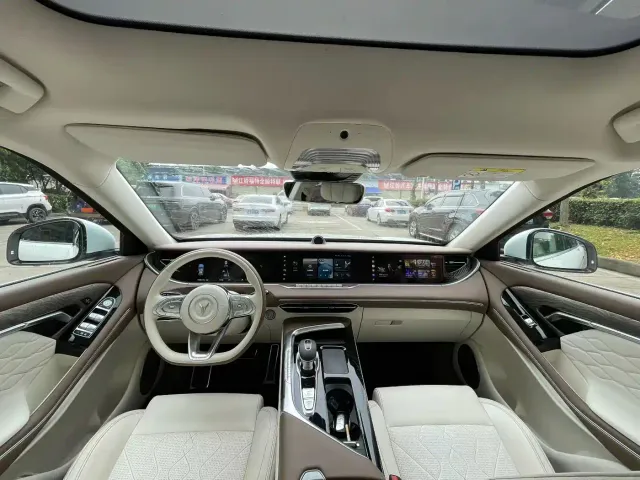 Voyah Auto VOYAH FREE 2021 4WD Pure Electric Launch Edition Exclusive Luxury Package — Фото автомобиля 4