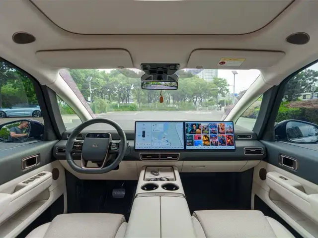 Li Auto MEGA — Фото автомобиля 13