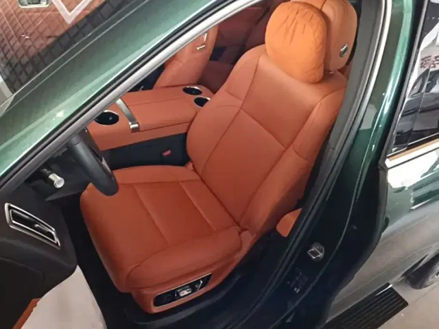 Li Auto L9 — Фото автомобиля 14