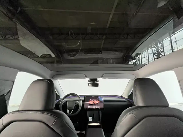 Tesla Model Y — Фото автомобиля 7