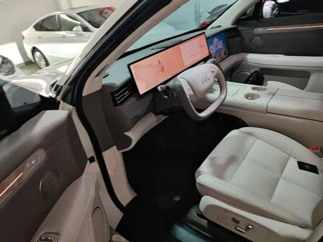 IM Motors LS6 — Фото автомобиля 15