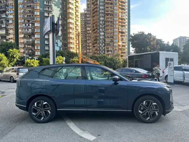 Volvo XC70 Plug-in Hybrid — Фото автомобиля 4