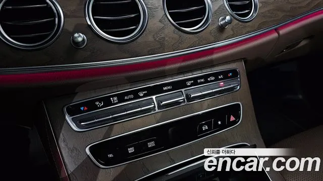 Mercedes-Benz E-Class — Фото автомобиля 6