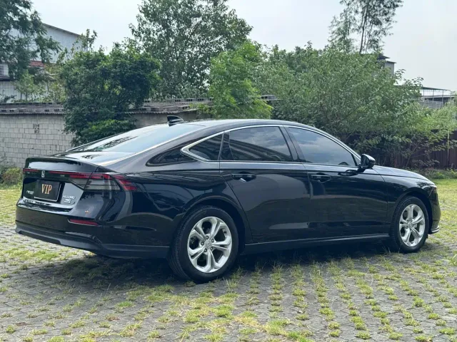 Honda Accord — Фото автомобиля 4