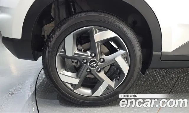 Hyundai Venue — Фото автомобиля 5