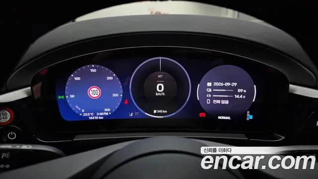 Porsche Macan Electric — Фото автомобиля 11