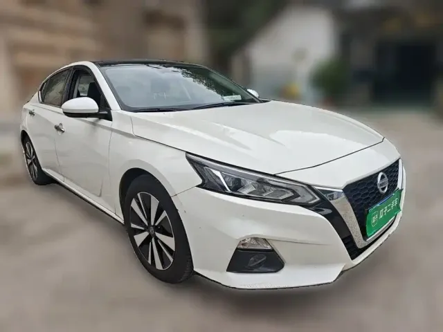 Nissan Teana — Фото автомобиля 3