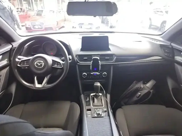 Mazda CX-4 — Фото автомобиля 9