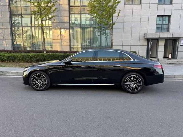 Mercedes-Benz E-Class — Фото автомобиля 7