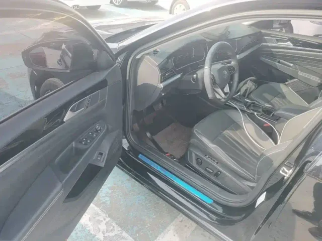 Volkswagen Passat — Фото автомобиля 15