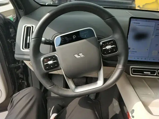 Li Auto L7 — Фото автомобиля 10