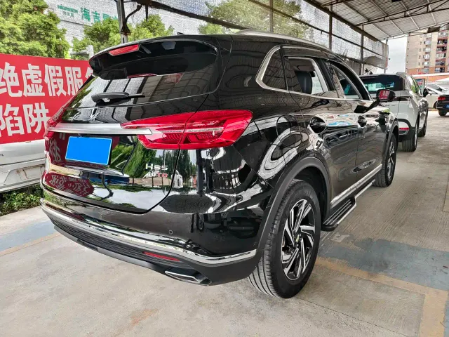 Hongqi HS5 — Фото автомобиля 13