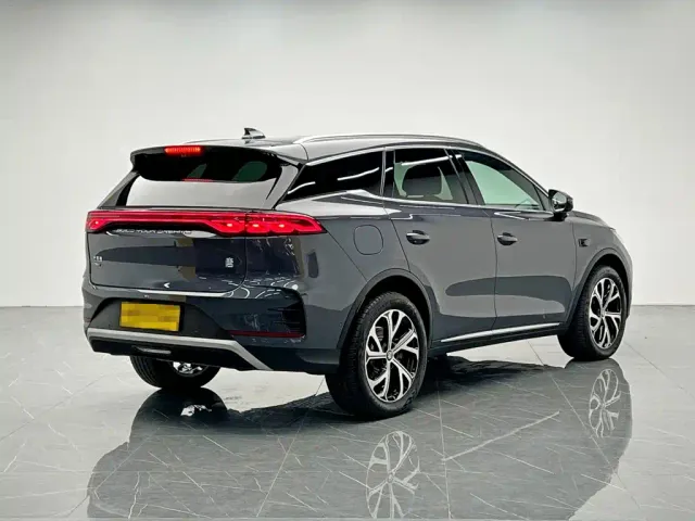 BYD Tang — Фото автомобиля 6