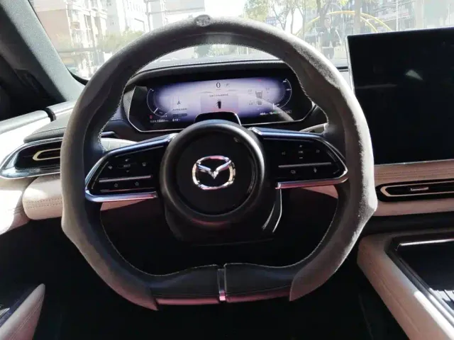 Mazda EZ-6 — Фото автомобиля 15