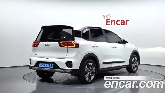 Kia Niro — Фото автомобиля 2
