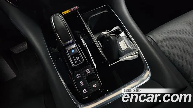Toyota Alphard — Фото автомобиля 8
