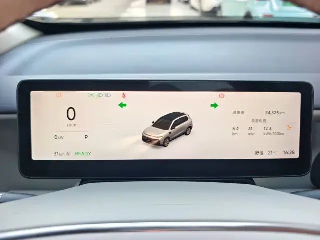 Leapmotor B10 — Фото автомобиля 11