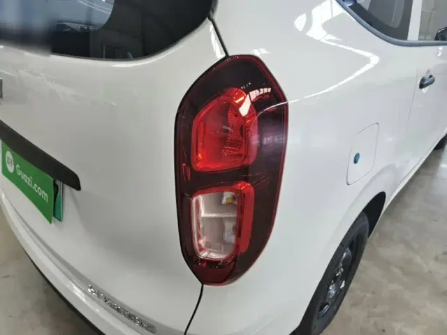 Wuling Hongguang — Фото автомобиля 7