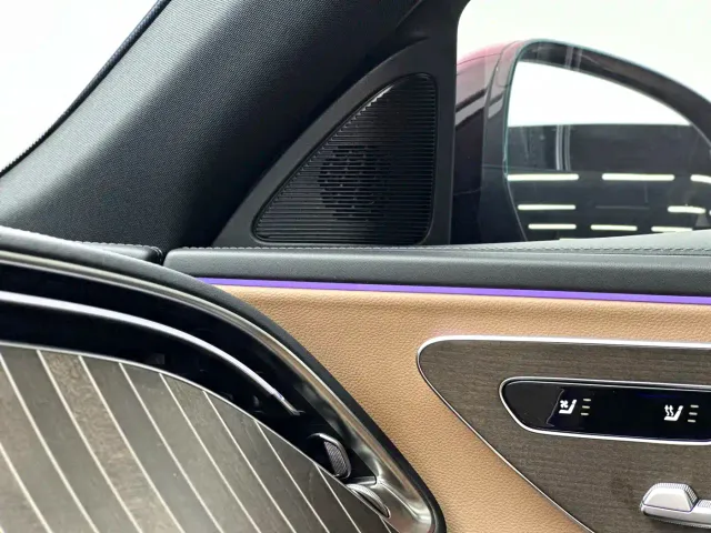 Mercedes-Benz E-Class — Фото автомобиля 14