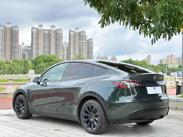 Tesla Model Y — Фото автомобиля 7