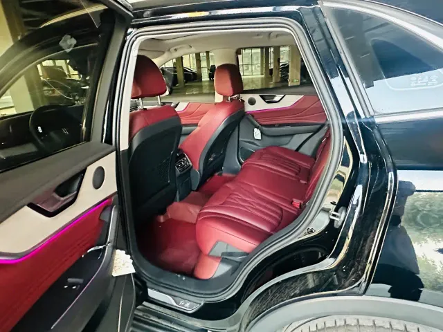 Hongqi HS5 — Фото автомобиля 6