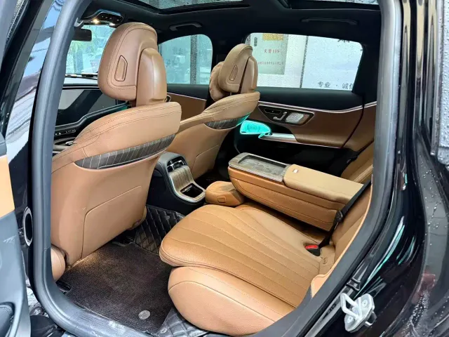 Mercedes-Benz E-Class — Фото автомобиля 5