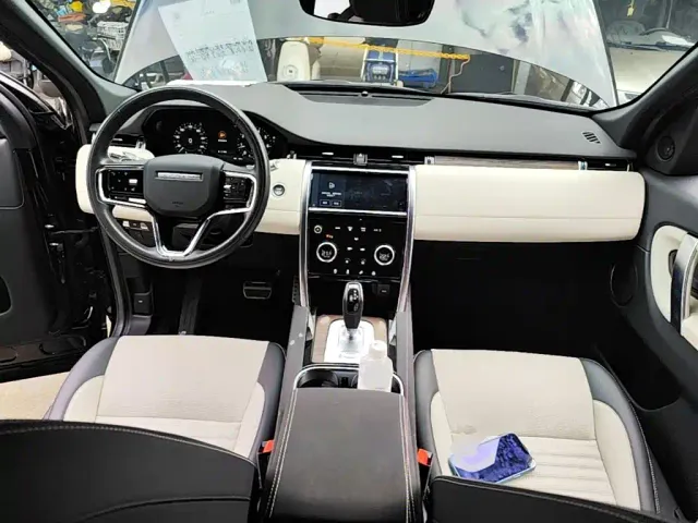 Land Rover Discovery Sport — Фото автомобиля 9