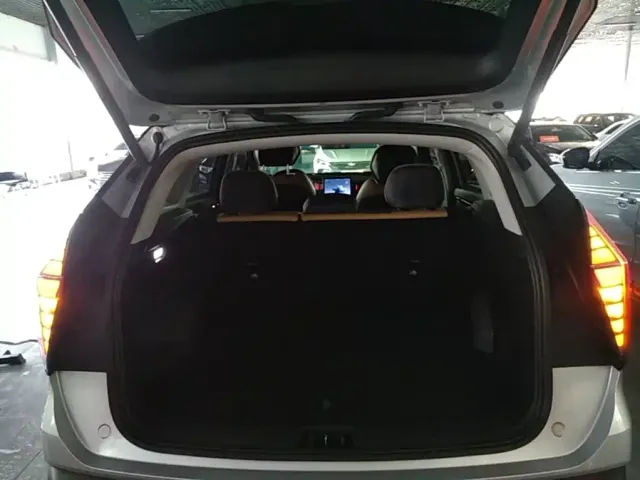 Geely Boyue L — Фото автомобиля 18