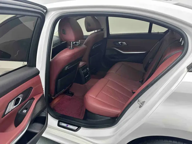 BMW 3 Series — Фото автомобиля 12