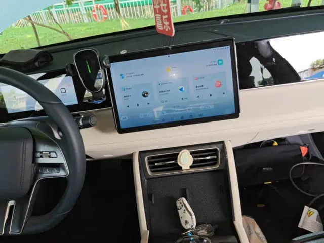 BYD Qin L — Фото автомобиля 12