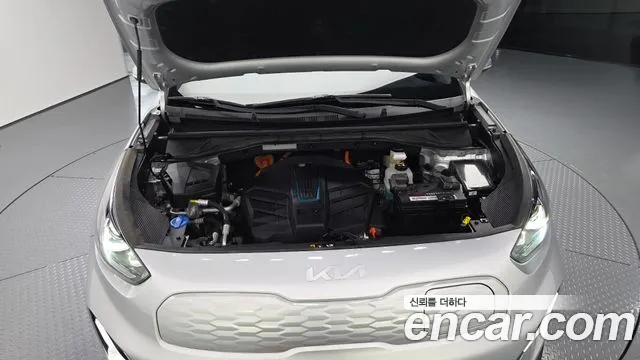 Kia Niro — Фото автомобиля 8