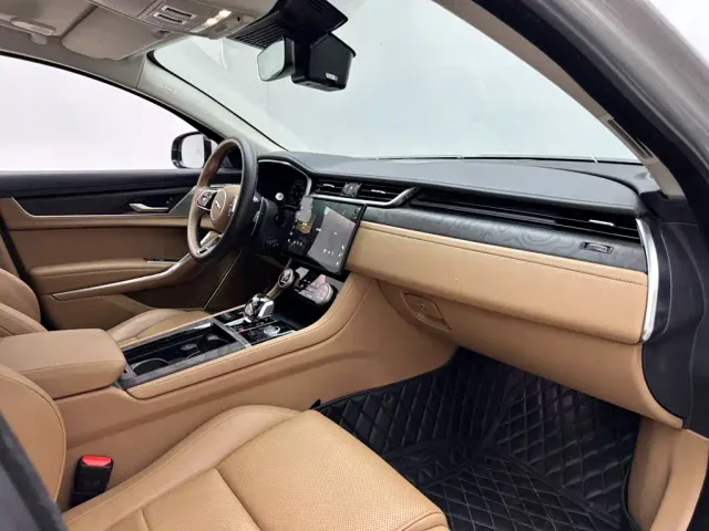 Jaguar XFL — Фото автомобиля 11