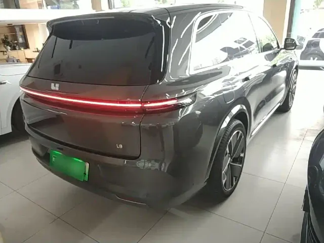 Li Auto L8 — Фото автомобиля 6
