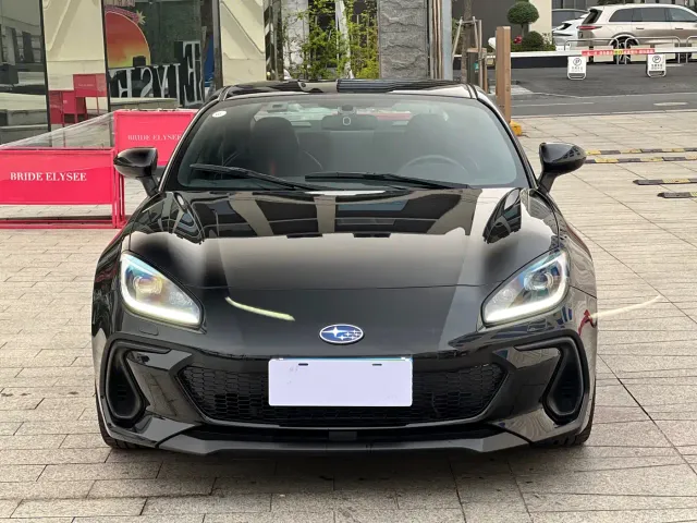 Subaru BRZ — Фото автомобиля 2