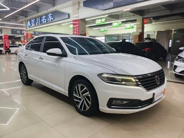 Volkswagen Lavida — Фото автомобиля 3