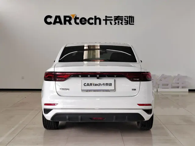 Geely Emgrand — Фото автомобиля 8