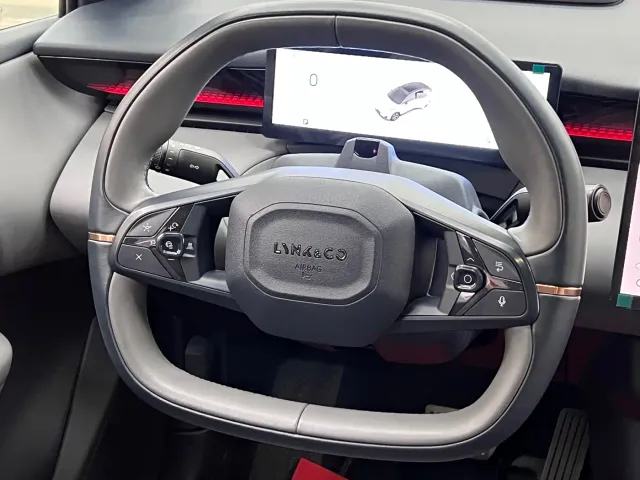 Lynk & Co Z20 — Фото автомобиля 23