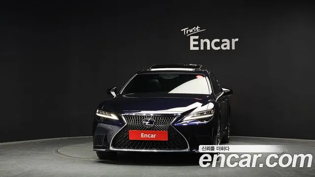 Lexus LS — Фото автомобиля 3